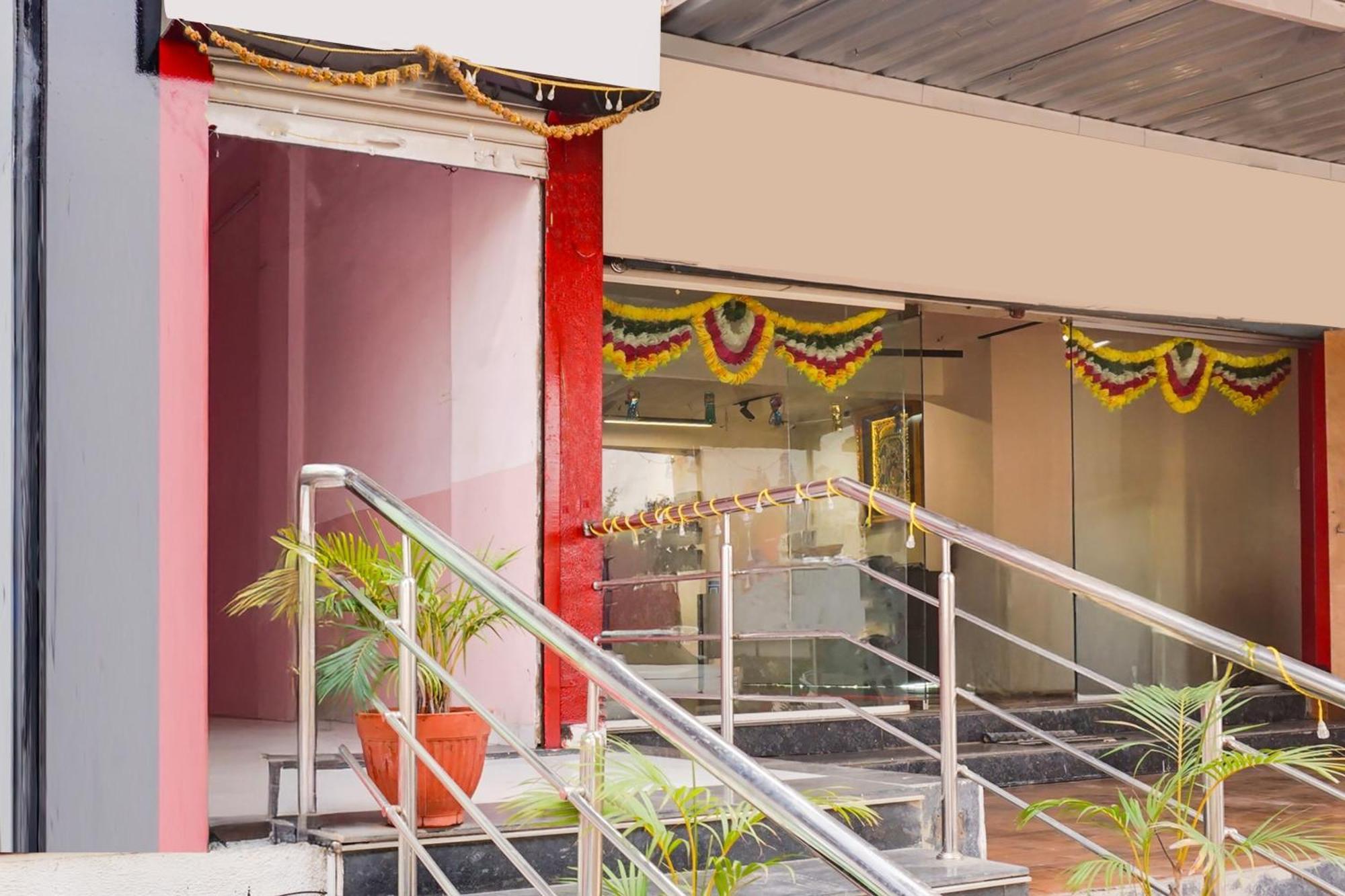 Super Collection O Chandan Nagar Kharadi Formerly Kharadi Inn Pune Exteriör bild