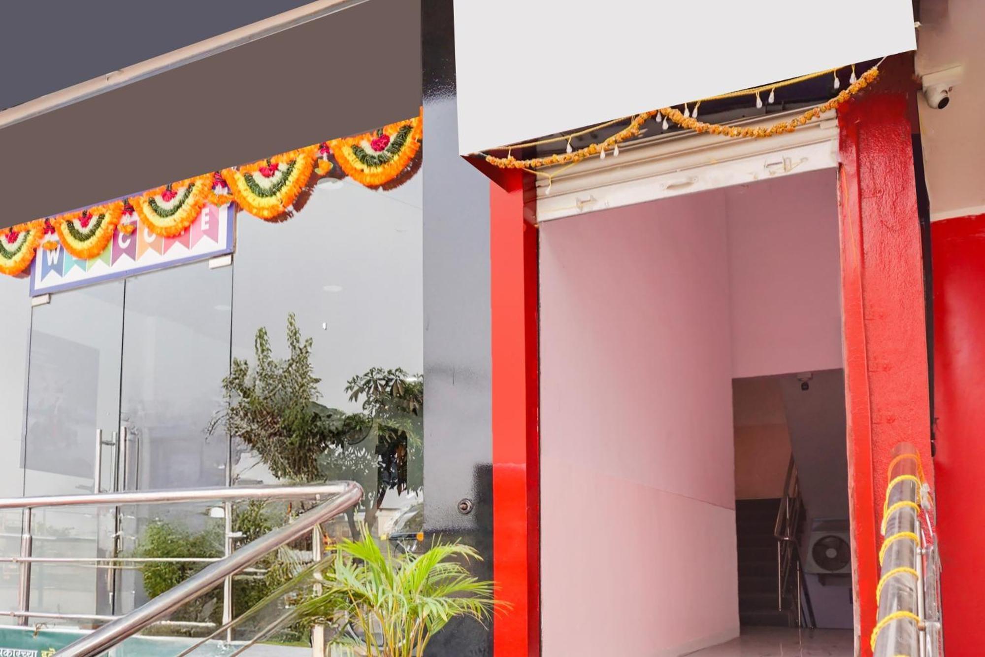 Super Collection O Chandan Nagar Kharadi Formerly Kharadi Inn Pune Exteriör bild